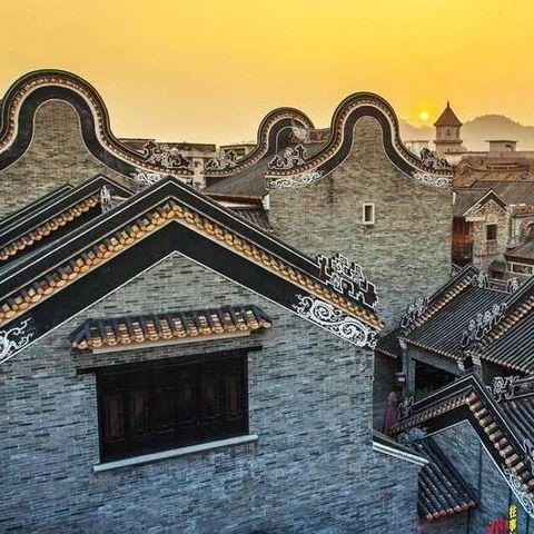 安东尼跨赛季24场0球0助攻,本场完成1传1射